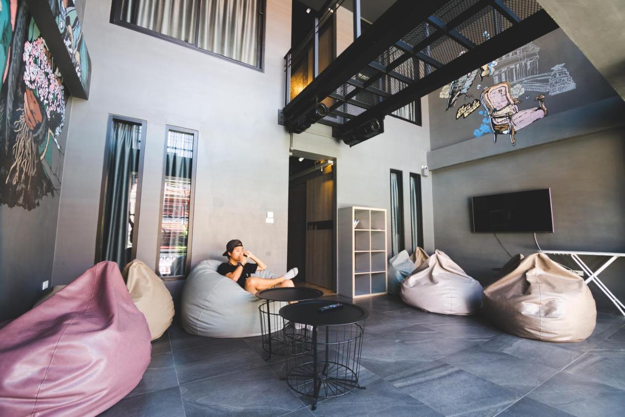 Hostal Issara By D *