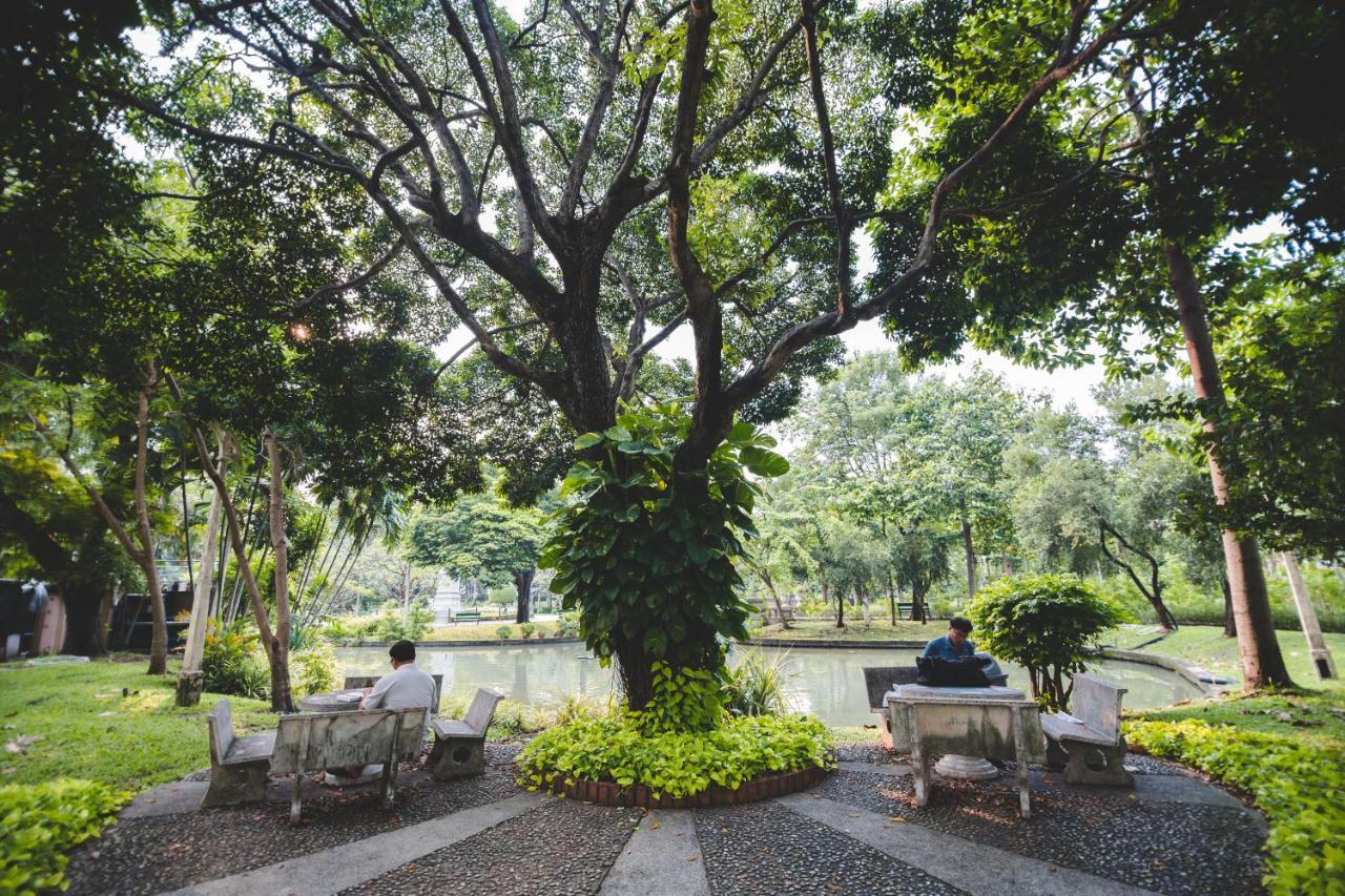 Hostal Issara By D