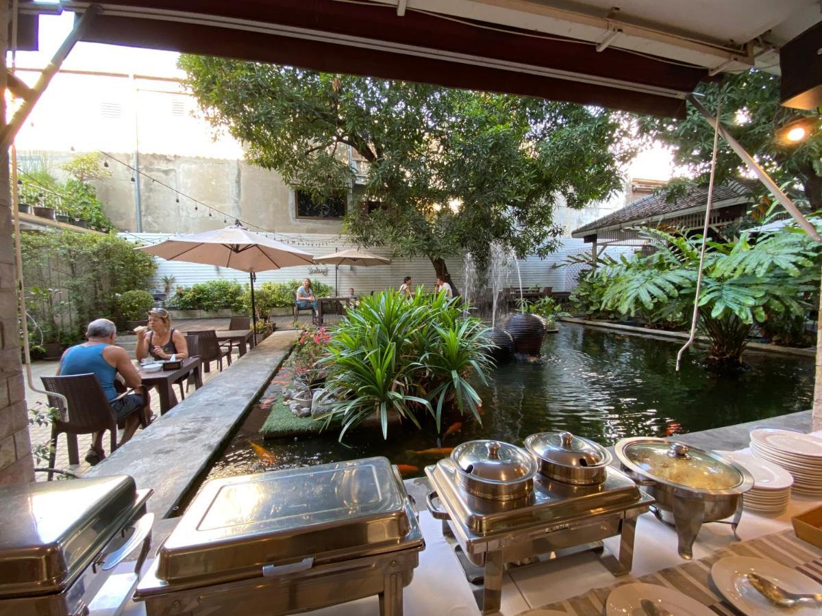 Hostal Issara By D *
